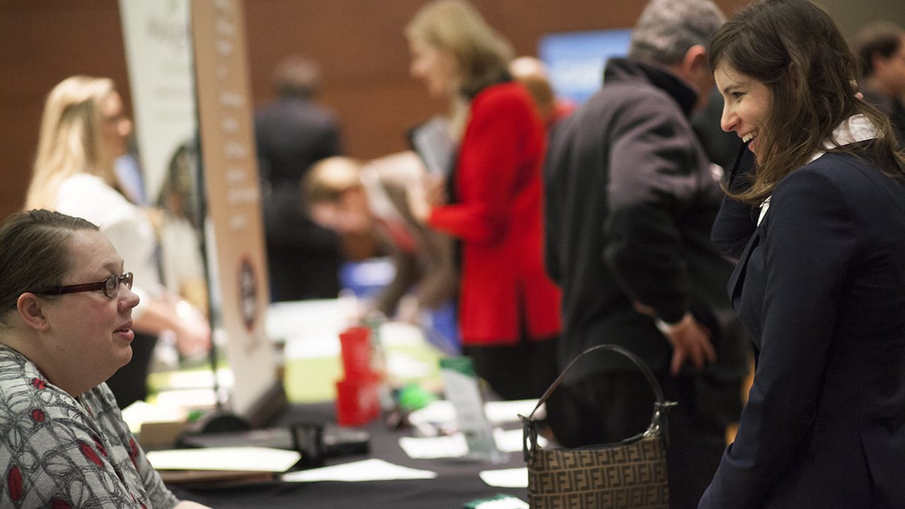 Bolsa de trabajo: doce empresas de la región participarán en la feria laboral de octubre